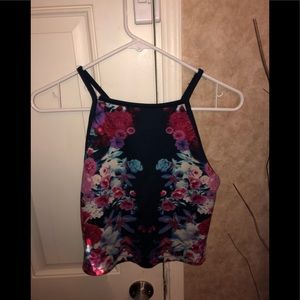 Tank top/ crop top 🌸
